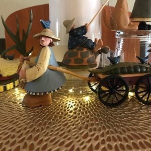 5 Piece Willy Rae Studios Collectible Figurines